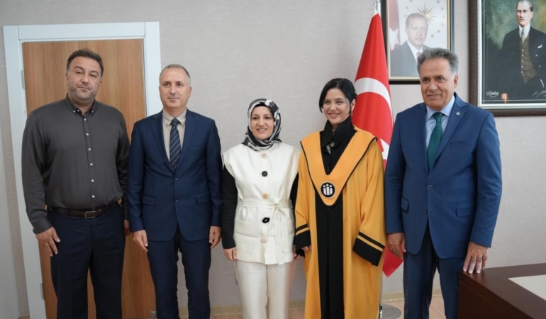 inonu-universitesinde-akademisyenlere-cubbe-giydirilmesi-toreni-XiTNrsa4.jpg