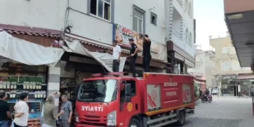 is-yerinde-mahsur-kalan-kedi-icin-itfaiye-ekiplerinin-caba-gosterdigi-olay-WO8w4SDy.jpg
