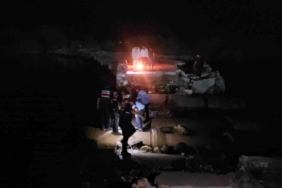 karkamista-su-seviyesi-yukselince-yikik-koprude-mahsur-kalan-4-kisi-kurtarildi-G3gRPUaf.jpg