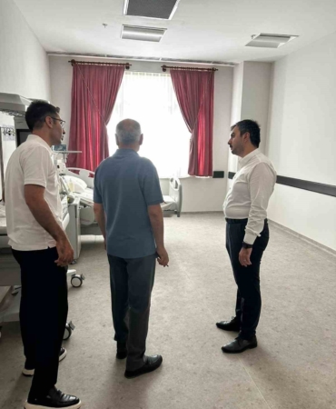 kaymakam-atisin-dicle-devlet-hastanesi-ziyareti-mTO7fH2u.jpg