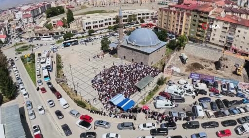 Kazada Hayatını Kaybeden Üç Genç İçin Ağır Yıkım: Törenle Toprağa Verildi