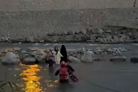 Batman'da Tırın Şarampole Yuvarlanması: 2 Kişi Ağır Yaralı