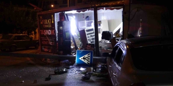 Konteyner İşyerine Giren Kontrolden Çıkmış Araç Sonucu Bir Yaralı