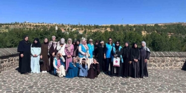kuran-kursu-ogrencileri-icin-duzenlenen-gezi-programi-ilgi-cekiyor-wYj3rWN2.jpg