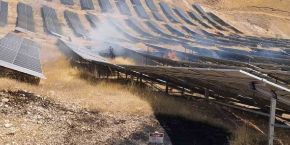 Kurtalan’da Güneş Enerjisi Panellerinde Meydana Gelen Yangın Olayı