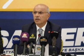 Otomobil Çarpması Sonucu Kadın Hayatını Kaybetti