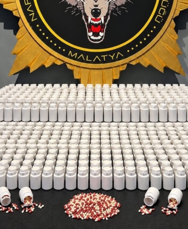 malatyada-46-bin-189-sentetik-ecza-hapi-ele-gecirildi-DfKgyqBO.jpg