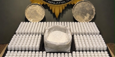 malatyada-sentetik-ecza-operasyonu-ve-gozaltilar-cNnLCe5z.jpg