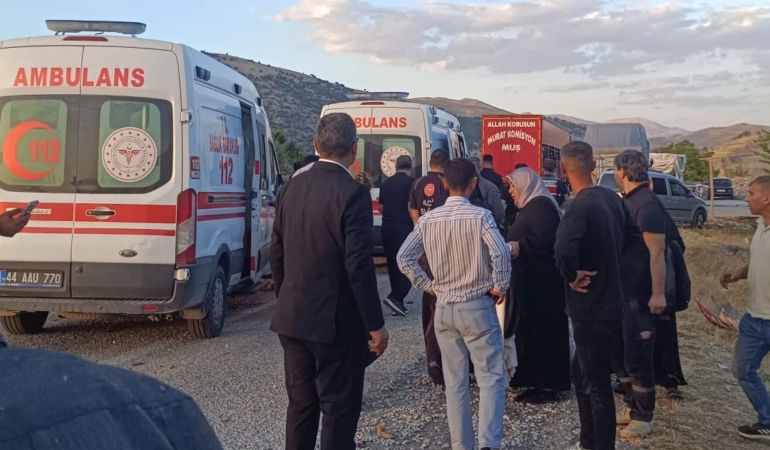 malatyada-tir-ile-otomobil-carpismasi-5-yarali-nQLF5irE.jpg