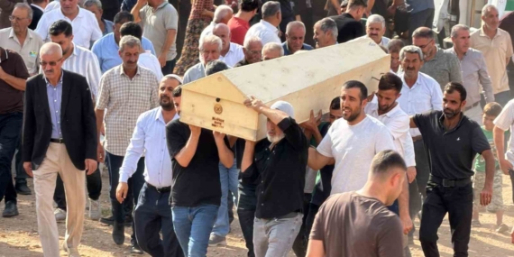 Mardin’de Tarlada Ölü Bulunan Çocuğun Cenazesi Toprağa Verildi