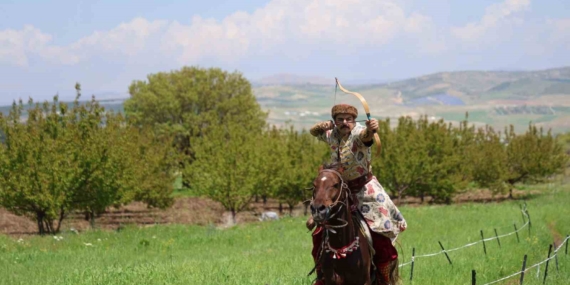 Milli Atlı Okçu Batuhan Bay İspanya’da Avrupa Şampiyonası İçin Hazırlanıyor
