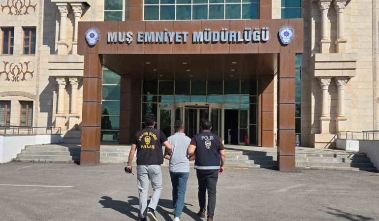 musta-5-yil-hapis-cezasi-olan-firari-guvenlik-gucleri-tarafindan-yakalandi-l6TgaB31.jpg