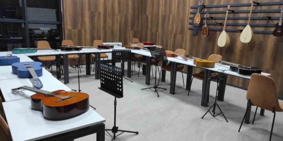 Sason’da Gençler İçin Ücretsiz Müzik ve Resim Kursu Başlangıcı