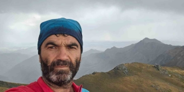 sporcu-akturkten-akdaga-essiz-solo-tirmanisini-gosteriyor-XURhrVxV.jpg