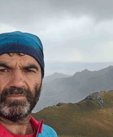 sporcu-akturkten-akdaga-essiz-solo-tirmanisini-gosteriyor-XURhrVxV.jpg