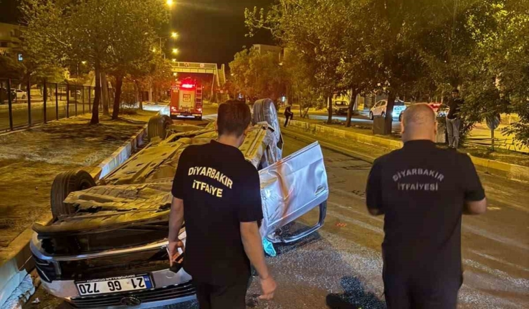 takla-atan-otomobilde-surucu-agir-yaralandi-sX3QmWaI.jpg