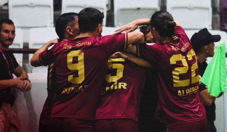 teknik-direktor-bozkurttan-futbolculara-iki-gunluk-izin-qyv4DpOP.jpg