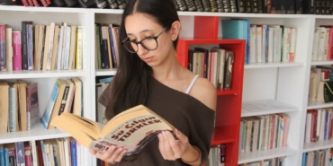 telefon-yerine-hayallerini-sarj-eden-tuncelili-aren-mulkiye-mektebi-yolcusu-grqsNhBg.jpg
