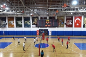 tuncelide-ahilik-haftasi-protokol-ve-esnaf-voleybol-sahasinda-bulusuyor-U1uym4AT.jpg