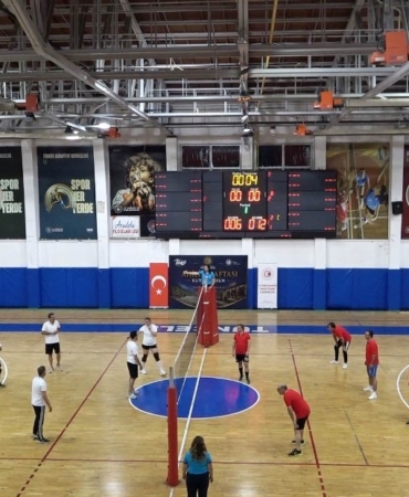 tuncelide-ahilik-haftasi-protokol-ve-esnaf-voleybol-sahasinda-bulusuyor-U1uym4AT.jpg