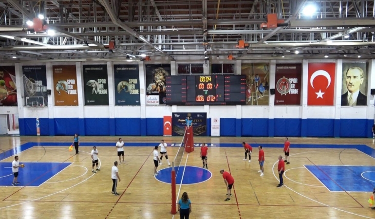 tuncelide-ahilik-haftasi-protokol-ve-esnaf-voleybol-sahasinda-bulusuyor-U1uym4AT.jpg