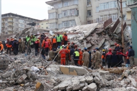 Elazığ’da Tır ile Otomobil Çarpıştı: 2 Yaralı