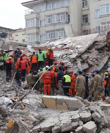 vali-yardimcisinin-yargilandigi-enkaz-demirleri-davasinda-ilk-durusma-W3mlCDww.jpg