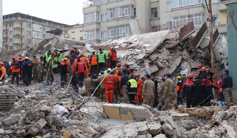 vali-yardimcisinin-yargilandigi-enkaz-demirleri-davasinda-ilk-durusma-W3mlCDww.jpg