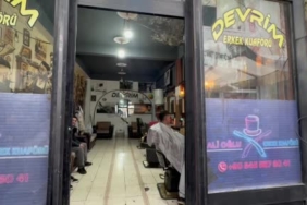 Diyarbakır'da Kedinin Yılanla Karşılaşması: Mutfağa Giren Yılanı Gören Kedi Zıpladı!