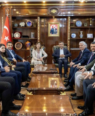 ak-parti-diyarbakir-il-baskanligindan-dbbye-ziyaret-gerceklestirildi-lnW2aYSN.jpg