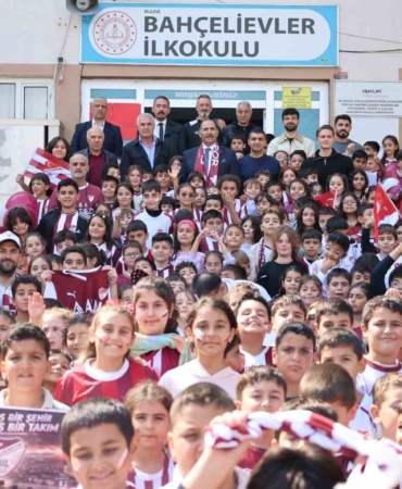 bahcelievler-ilkokulunda-elazigspor-tutkusu-CSXxItY2.jpg