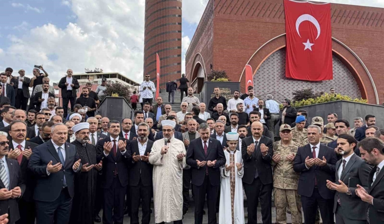 bakan-ciftci-batmanda-kardeslik-kulliyesi-camisinin-acilisini-gerceklestirdi-9GaLcMrp.jpg