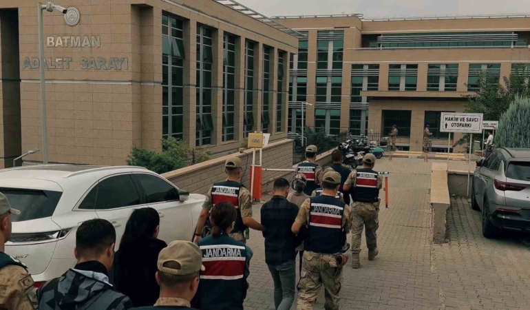 batman-merkezi-yasadisi-bahis-operasyonu-ve-80-tutuklama-MO7V35Lf.jpg