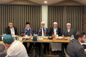Yüksekova’da Otomobil ve Kamyon Çarpıştı: 5 Kişi Yaralandı