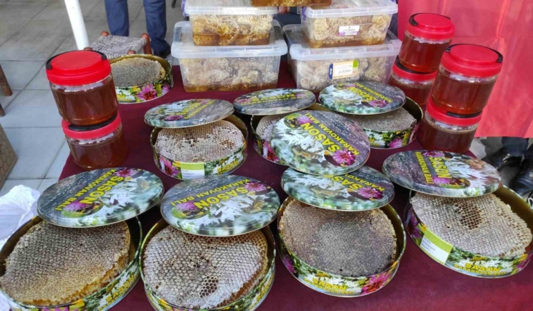 batmanda-dorduncu-bal-yarismasi-heyecani-yasandi-TzdqhPxK.jpg