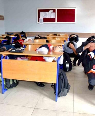batmanda-okullarda-es-zamanli-tahliye-tatbikati-gerceklestirildi-neDZj8ZP.jpg