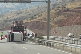 batmanda-takla-atan-otomobilden-guvenle-kurtulan-surucu-5TClpygu.jpg