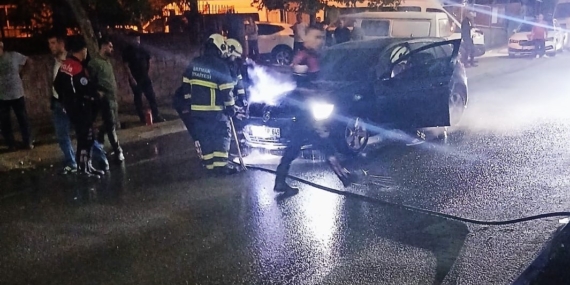 Batman’da Yolda İlerleyen Otomobil Alevlere Teslim Oldu