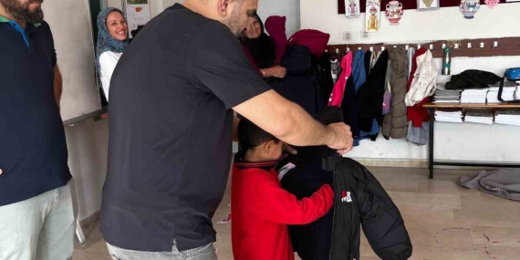 Çermik’te 200 Öğrenciye Kışlık Mont ve Bot Dağıtımı