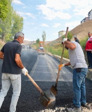 darendede-yeni-asfalt-calismalari-basladi-ijz3Sy2P.jpg