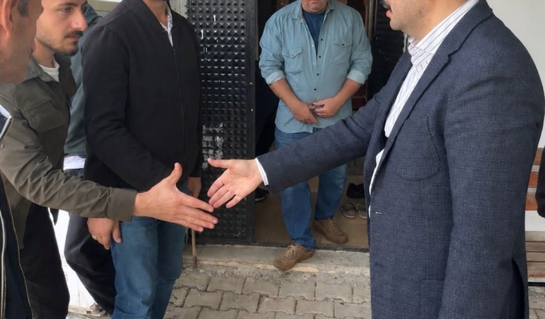 dicle-kaymakami-atistan-ogrenciler-ogretmenler-ve-vatandaslarla-birlikte-bulusma-9Yqeh8if.jpg