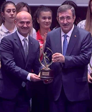 diyarbakirin-lezzet-duragi-sitki-usta-ailesine-spora-katki-odulu-Em5df4Uk.jpg