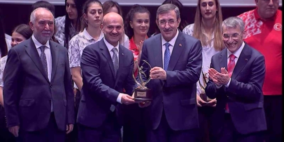 Diyarbakır’ın Lezzet Durağı Sıtkı Usta Ailesine ‘Spora Katkı Ödülü’