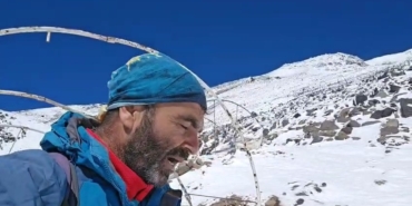 diyarbakirli-dagci-agri-daginda-firtinaya-maruz-kaldi-iVu5FFvI.jpg