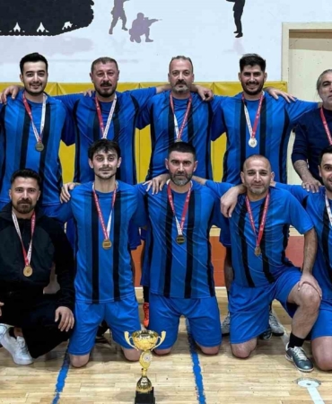 elazig-belediyespor-futsal-takimi-sampiyonlugunu-ilan-etti-rMk6Gsb2.jpg