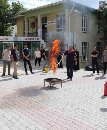 elazigda-hastane-personeline-yangin-farkindalik-egitimi-semineri-G3SjzACW.jpg