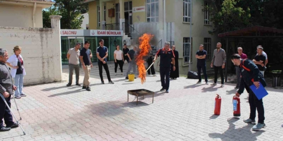 Elazığ’da Hastane Personeline Yangın Farkındalık Eğitimi Semineri