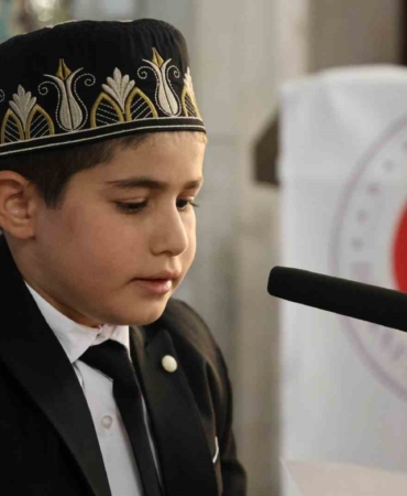 elazigda-kuran-i-kerimi-guzel-okuma-bolge-finali-heyecani-8npeqzHg.jpg