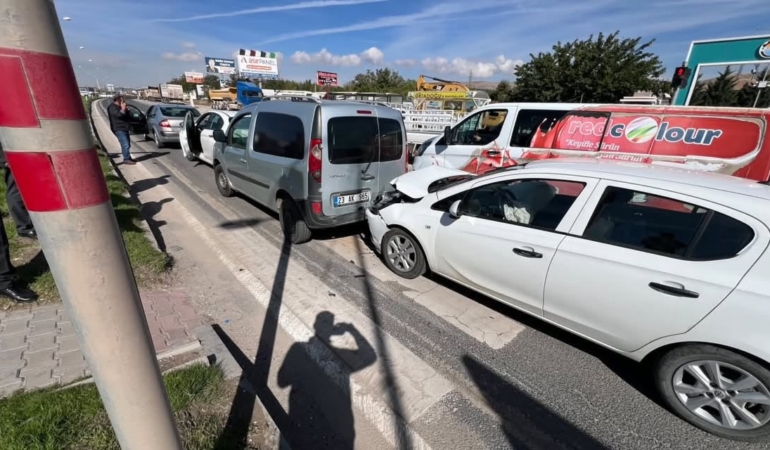 elazigda-zincirleme-trafik-kazasi-olustu-eWdV8I6m.jpg