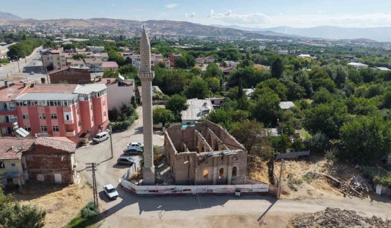 elazigdaki-300-yillik-tarihi-cami-yedi-yildir-restorasyon-bekliyor-wvAqSCXV.jpg